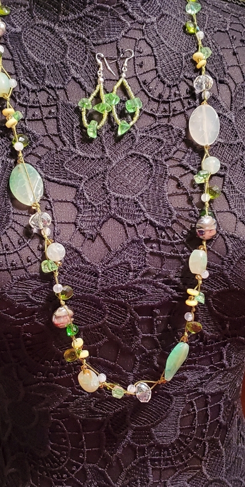 Green beaded jewlery set